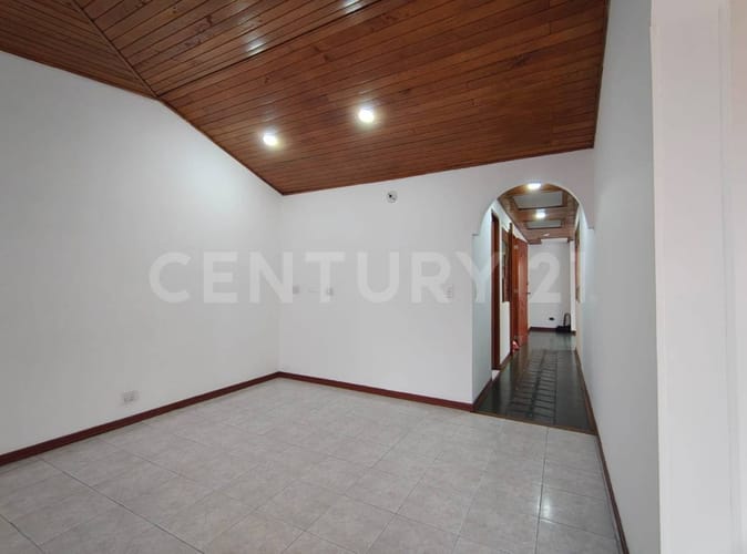Apartamento de 3 alcobas en venta en El Encanto, Bogotá, 94 m² · foto 3 de 21