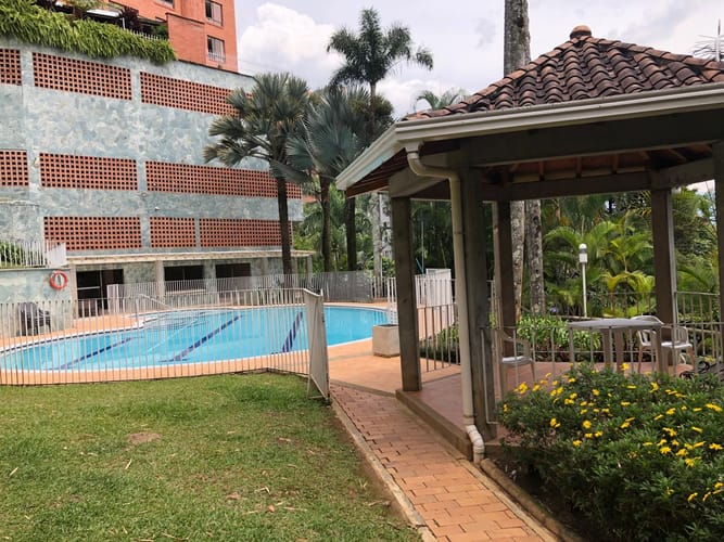Apartamento de 4 alcobas en venta en El Tesoro, Medellín, 218 m² · foto 14 de 20