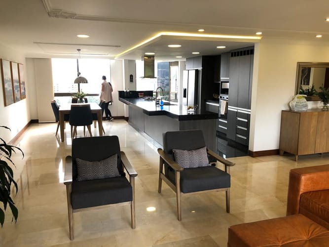Apartamento de 4 alcobas en venta en El Tesoro, Medellín, 218 m² · foto 17 de 20
