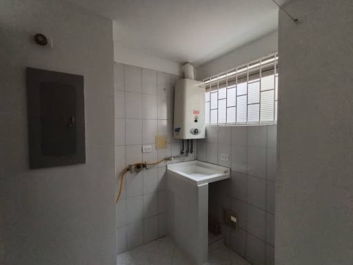 Apartamento de 3 alcobas en venta en San Jose Del Prado, Bogotá, 94 m² · foto 7 de 21