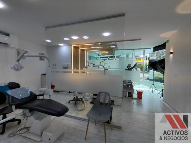 Local en arriendo en El Castillo, Medellín, 73 m² · foto 6 de 11