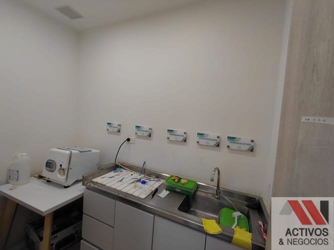 Local en arriendo en El Castillo, Medellín, 73 m² · foto 8 de 11