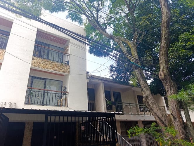 Edificio en venta en El Refugio, Cali, 759 m² · foto 2 de 23