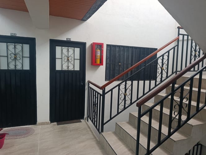 Edificio en venta en El Refugio, Cali, 759 m² · foto 4 de 23