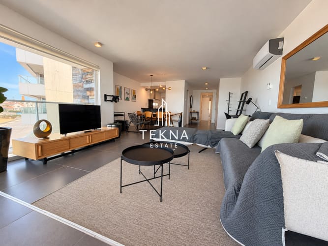Apartamento En Alquiler De 3 Dormitorios En Primera Línea Peninsula · Foto 3