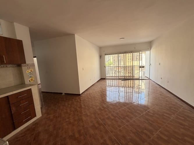 Casa de 8 alcobas en venta en Antonio Nariño, Cali, 210 m² · foto 2 de 18