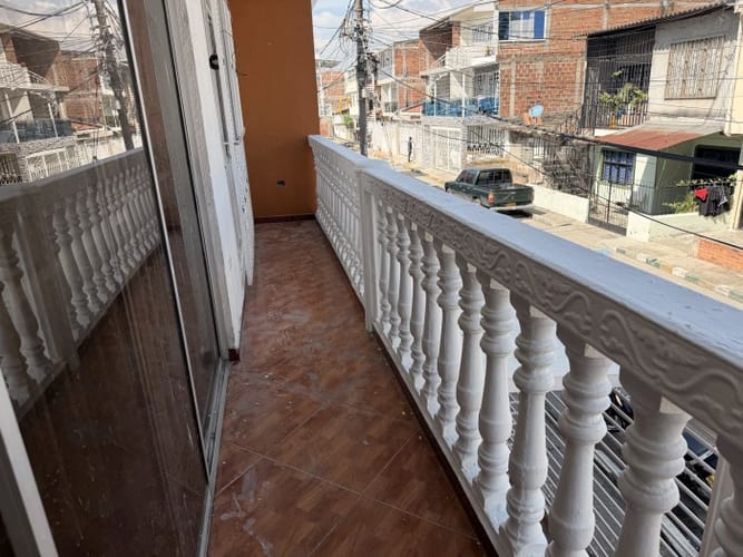 Casa de 8 alcobas en venta en Antonio Nariño, Cali, 210 m² · foto 8 de 18