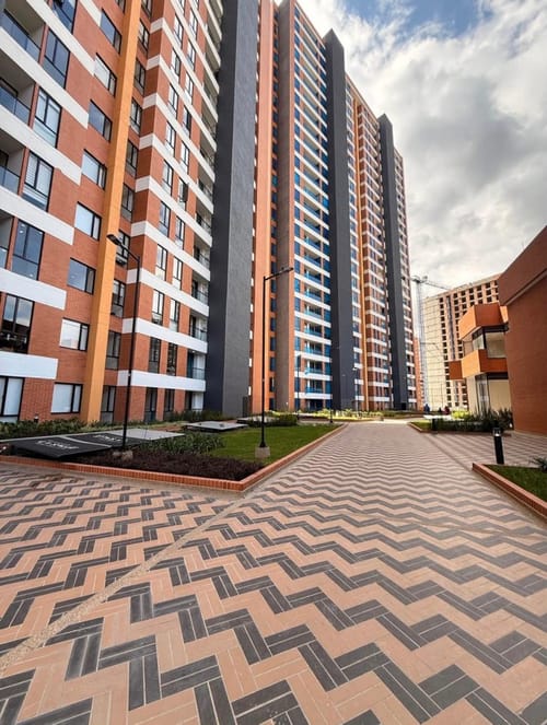 Apartamento de 2 alcobas en venta en Alameda, Bogotá, 70 m² · foto 3 de 13