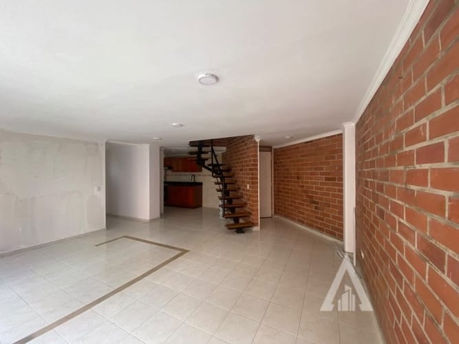 Apartamento de 3 alcobas en arriendo en Las Granjas, Medellín, 100 m² · foto 2 de 22