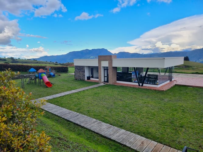 Lote en venta en La Violeta, Sopó, 1829 m² · foto 2 de 4
