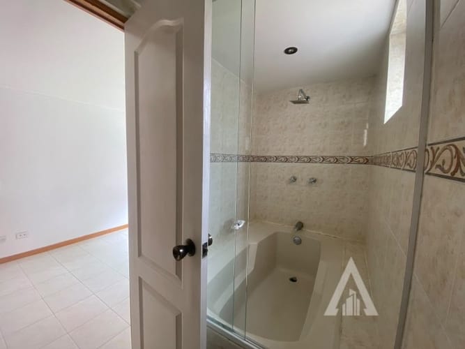 Apartamento de 3 alcobas en arriendo en Las Granjas, Medellín, 100 m² · foto 16 de 22
