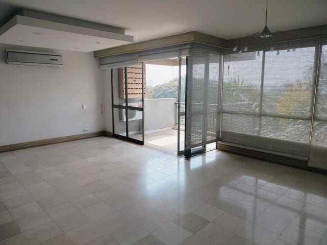 Apartamento de 3 alcobas en venta en Unicentro Cali, Cali, 155 m² · foto 4 de 18