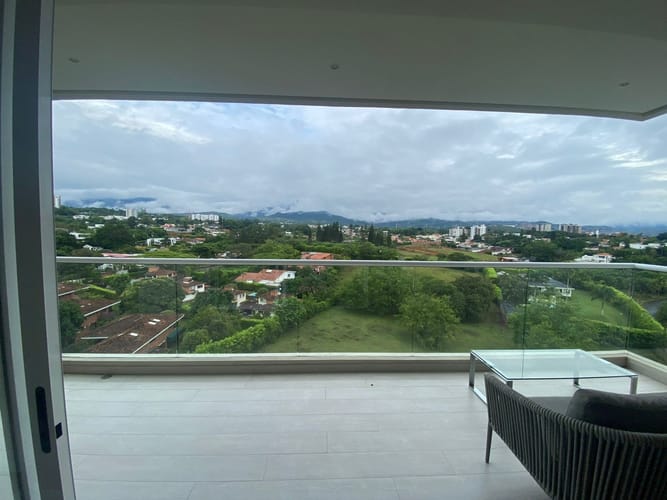 Apartamento de 3 alcobas en venta en Ciudad Jardin, Cali, 143 m² · foto 2 de 6