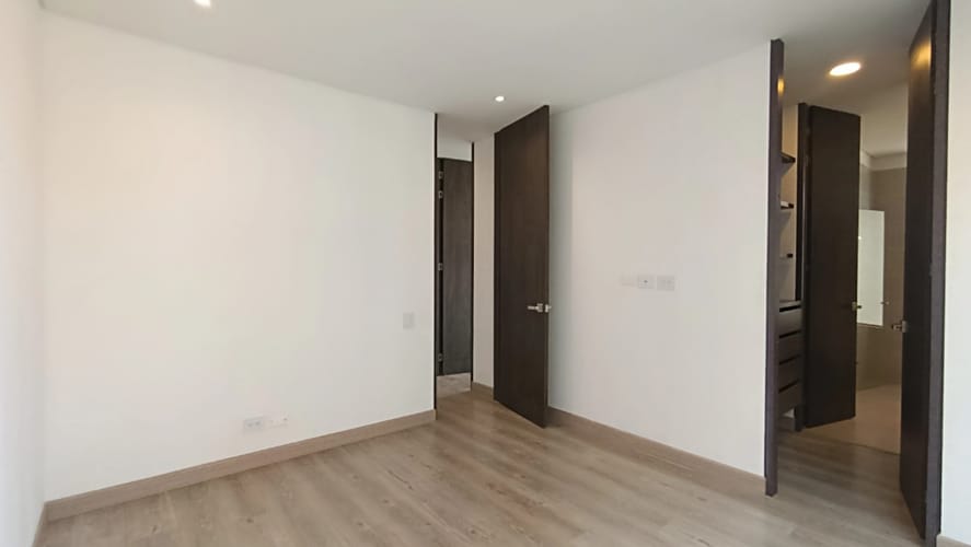 Apartamento de 3 alcobas en arriendo en Santa Barbara Occidental, Bogotá, 115 m² · foto 11 de 24