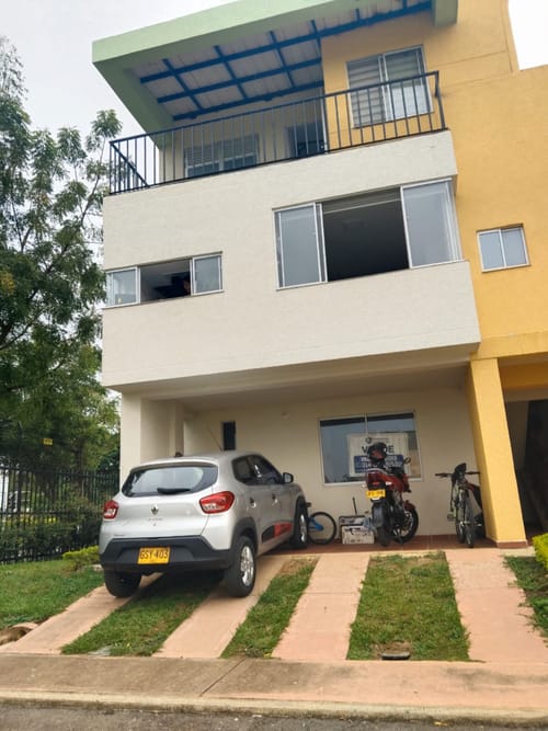 Casa de 3 alcobas en venta en Sachamate, Jamundí, 56 m² · foto 2 de 24