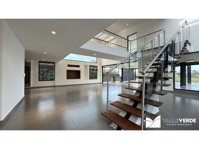 Casa de 5 alcobas en arriendo en Llano Grande, Rionegro, 350 m² · foto 6 de 24