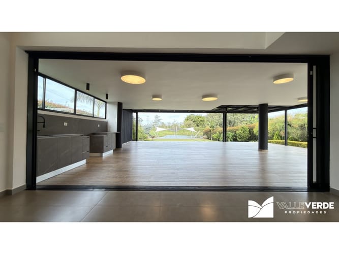 Casa de 5 alcobas en arriendo en Llano Grande, Rionegro, 350 m² · foto 11 de 24