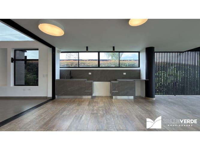 Casa de 5 alcobas en arriendo en Llano Grande, Rionegro, 350 m² · foto 13 de 24