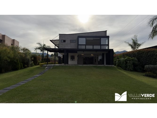 Casa de 5 alcobas en arriendo en Llano Grande, Rionegro, 350 m² · foto 20 de 24