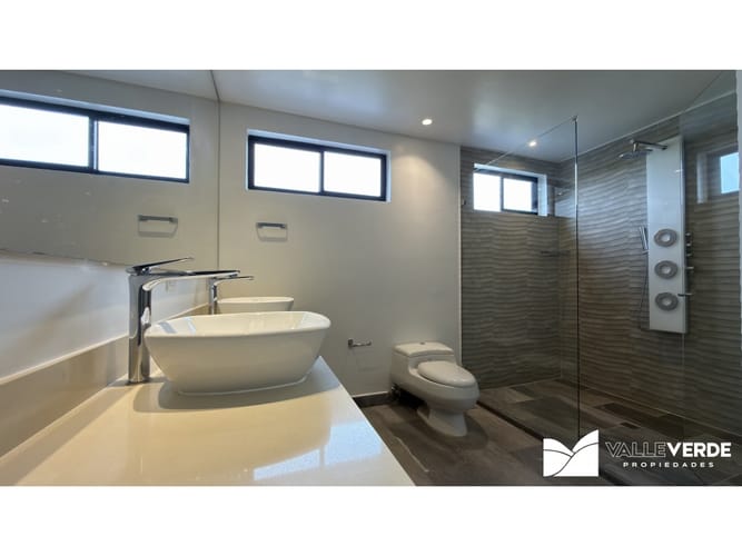 Casa de 5 alcobas en arriendo en Llano Grande, Rionegro, 350 m² · foto 23 de 24