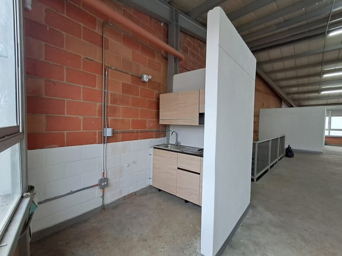 Bodega en arriendo en La America, Medellín, 290 m² · foto 4 de 14