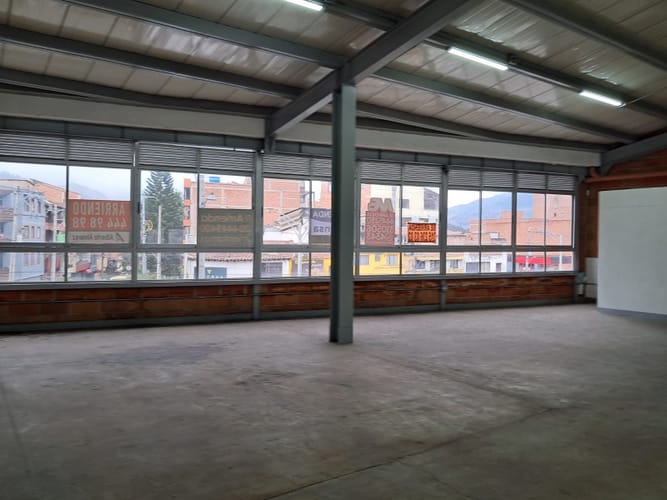 Bodega en arriendo en La America, Medellín, 290 m² · foto 7 de 14