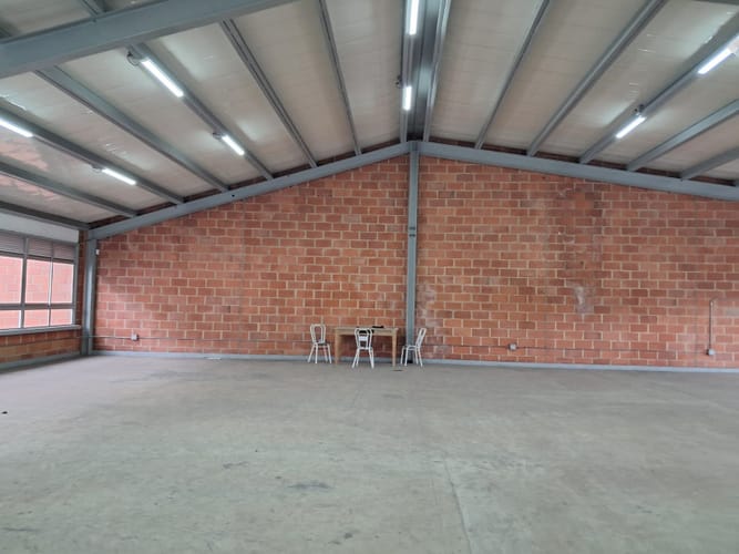 Bodega en arriendo en La America, Medellín, 290 m² · foto 9 de 14