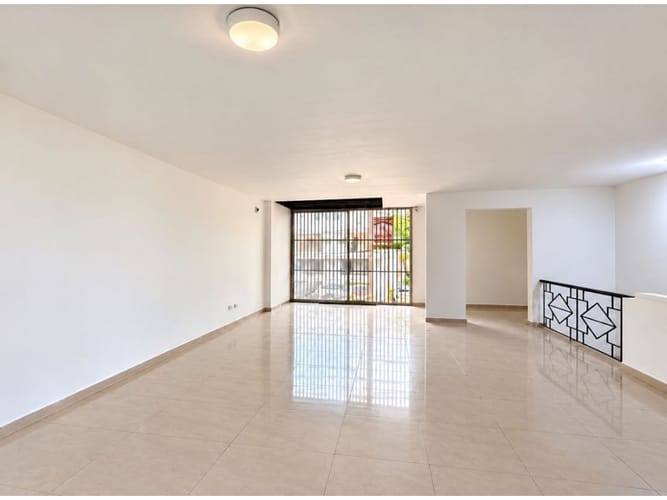 Local en arriendo en San Vicente, Cali, 180 m² · foto 2 de 10