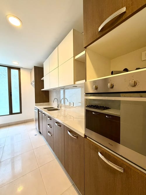 Apartamento de 3 alcobas en arriendo en El Virrey, Bogotá, 160 m² · foto 19 de 24
