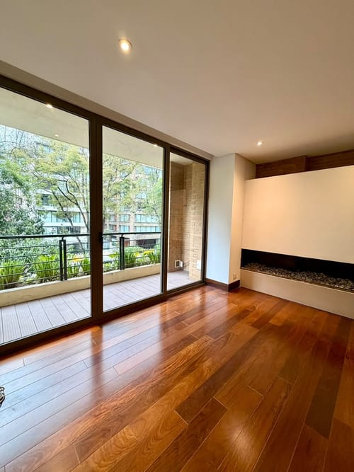 Apartamento de 3 alcobas en arriendo en El Virrey, Bogotá, 160 m² · foto 2 de 24