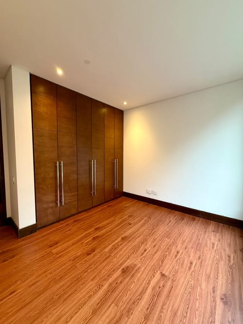 Apartamento de 3 alcobas en arriendo en El Virrey, Bogotá, 160 m² · foto 10 de 24