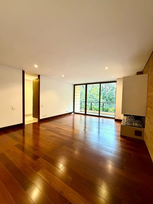 Apartamento de 3 alcobas en arriendo en El Virrey, Bogotá, 160 m² · foto 3 de 24