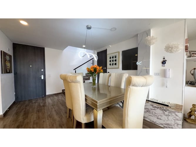 Apartamento de 3 alcobas en venta en Rodesia, Bogotá, 170 m² · foto 3 de 24