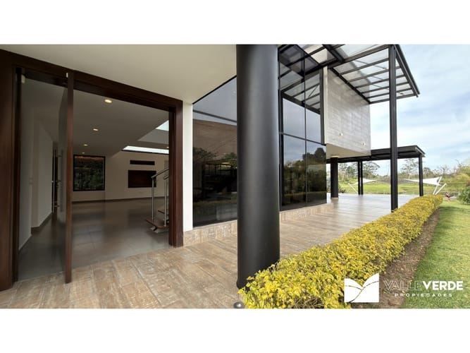 Casa de 5 alcobas en venta en Llano Grande, Rionegro, 350 m² · foto 4 de 24