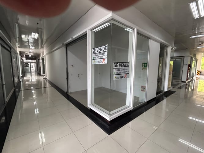 Local en venta en Portal De Pinares, Armenia, 25 m² · foto 3 de 17