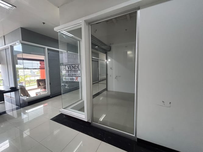 Local en venta en Portal De Pinares, Armenia, 25 m² · foto 6 de 17