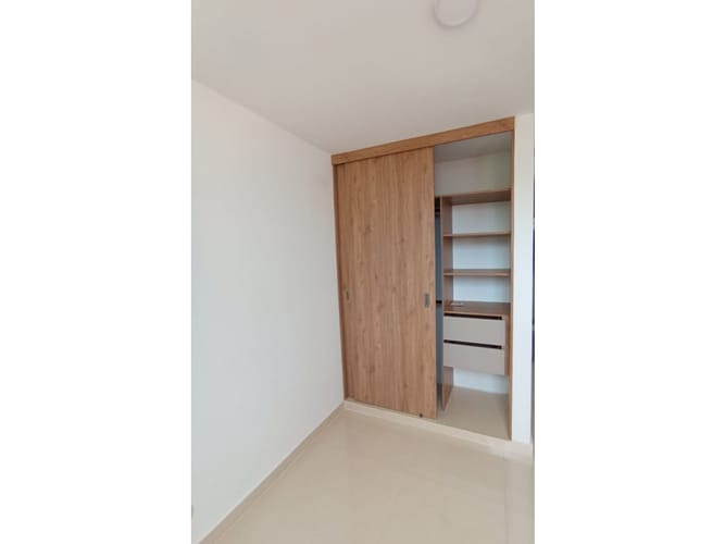 Apartamento de 3 alcobas en venta en Zona Industrial, Yumbo, 66 m² · foto 7 de 14