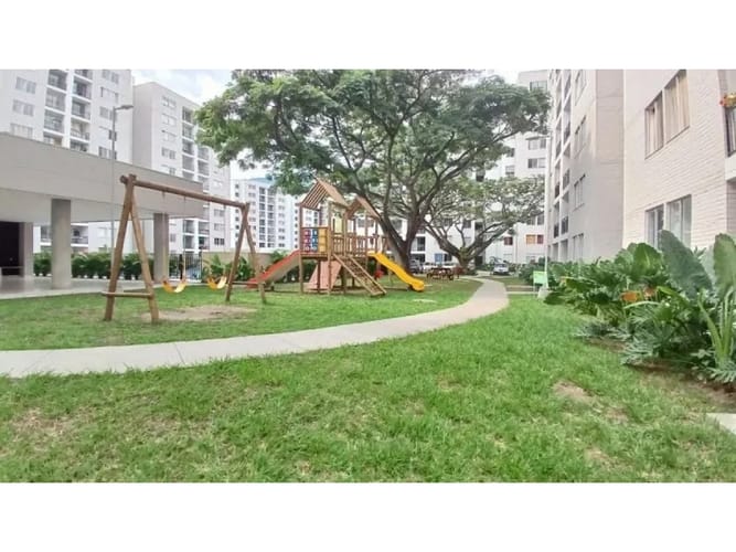 Apartamento de 3 alcobas en venta en Zona Industrial, Yumbo, 66 m² · foto 11 de 14