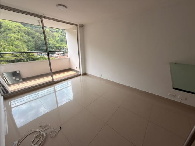 $2.400.000 en Loma De Los Bernal