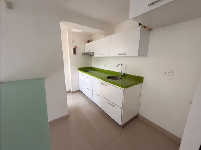 Apartamento de 2 alcobas en arriendo en Loma De Los Bernal, Medellín, 70 m² · foto 5 de 14