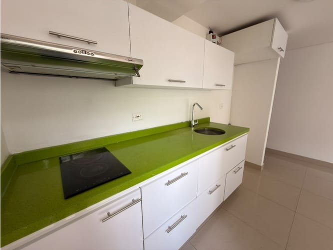 Apartamento de 2 alcobas en arriendo en Loma De Los Bernal, Medellín, 70 m² · foto 6 de 14