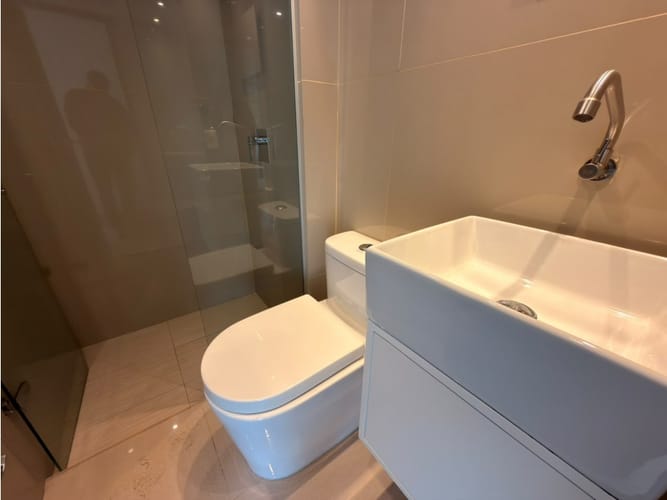 Apartamento de 2 alcobas en arriendo en Loma De Los Bernal, Medellín, 70 m² · foto 8 de 14
