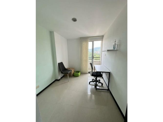 Apartamento de 2 alcobas en venta en Los Colores, Medellín, 77 m² · foto 7 de 15