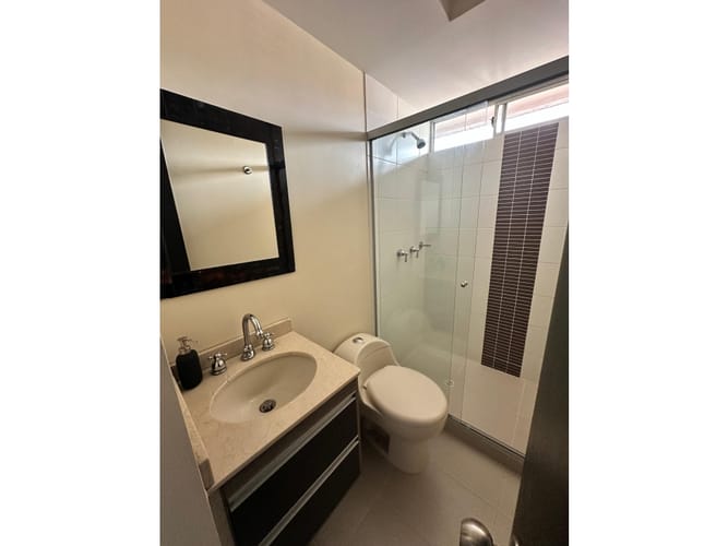 Apartamento de 2 alcobas en venta en Los Colores, Medellín, 77 m² · foto 12 de 15