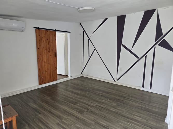 Alquiler de casa de 1 dormitorio con depósito independiente en la estratégica ubicación de Paso Carrasco · Foto 3