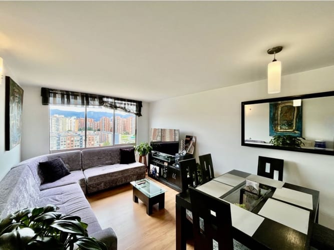 Apartamento de 3 alcobas en venta en Colina Campestre, Bogotá, 75 m² · foto 2 de 19