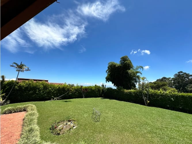 Casa de 3 alcobas en venta en Tribunas Corcega, Pereira, 290 m² · foto 11 de 17