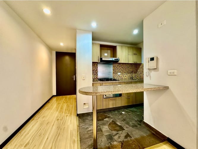 Apartamento de 1 alcoba en venta en Chapinero, Bogotá, 46 m² · foto 3 de 18