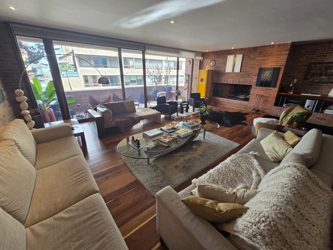 Apartamento de 3 alcobas en venta en Los Rosales, Bogotá, 254 m² · foto 5 de 24