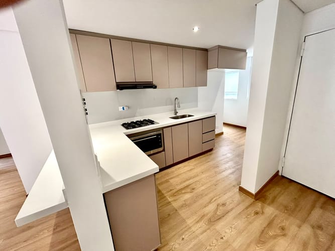 Apartamento de 2 alcobas en arriendo en Chicó Reservado, Bogotá, 97 m² · foto 11 de 20